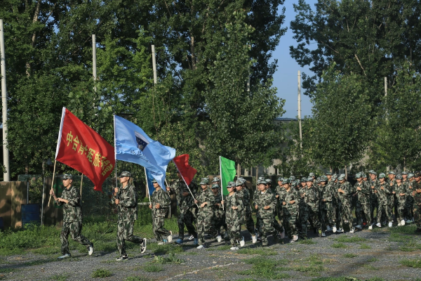 暑期<a href=http://www.81xueyuan.com/jsx/ target=_blank class=infotextkey>军事夏令营</a>.png