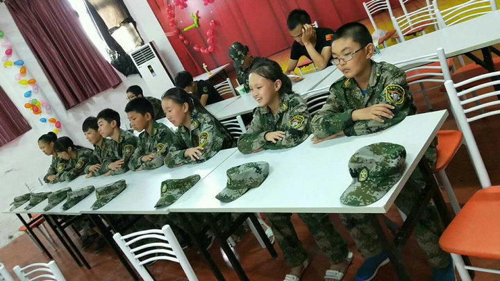 中合育才军旅夏令营.jpg